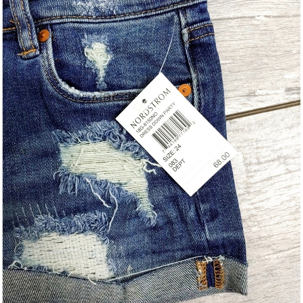 NWT-BLANK NYC DRESS DOWN PARTY DISTRESSED SHORTS - Picture 7 of 8